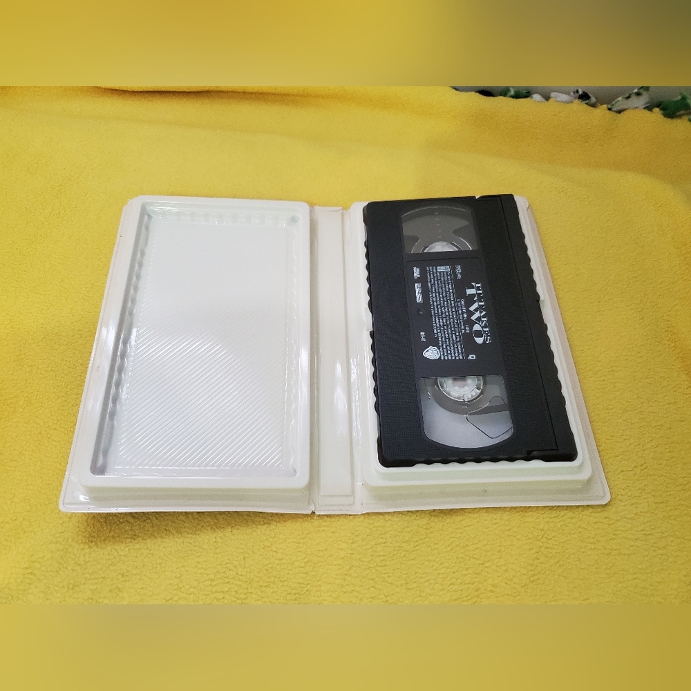 Mary-Kate and Ashley Olsen movies VHS - Picture 6 of 12